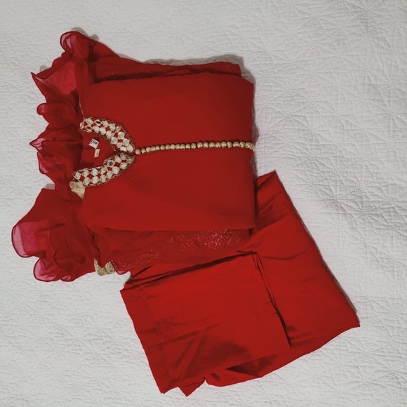 Red and golden georgette suit - Picture 2 of 3
